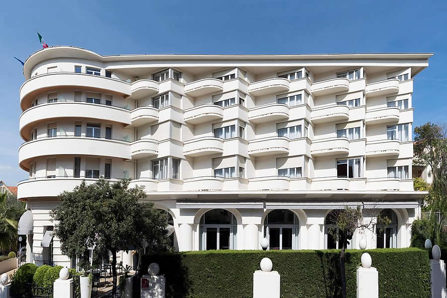 Juan-Les Pins Wheelchair Accessible Hotel FFR3